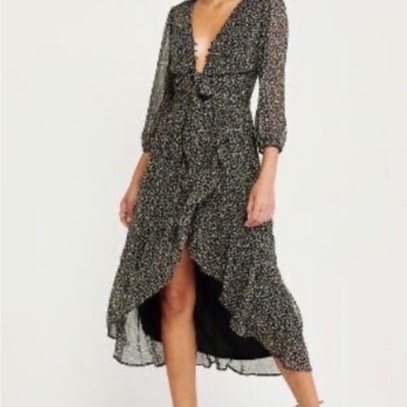 Abercrombie & Fitch Dresses & Skirts - Abercrombie & Fitch Black and White Asymmetrical Dress